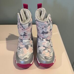 Dream Pairs Pink and Gray Camouflage Snow Boots